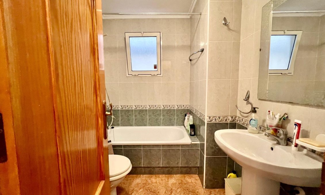 Segunda mano - Apartamento -
Torrevieja - PARQUE DE LAS NACIONES