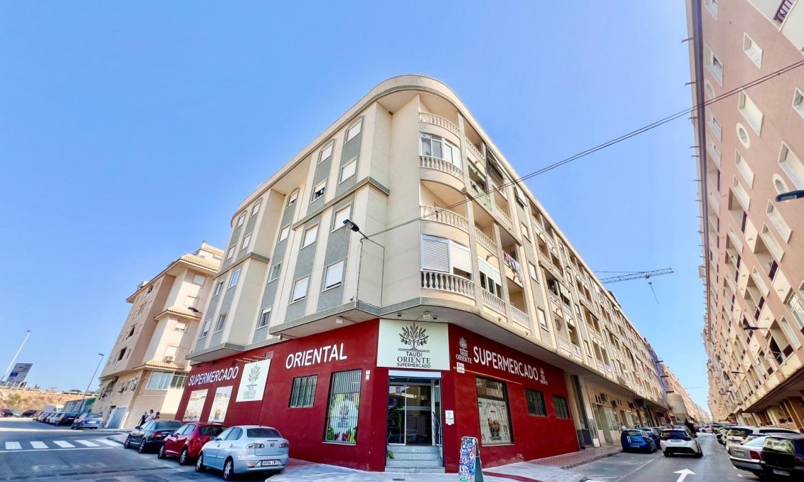 Segunda mano - Apartamento -
Torrevieja - PARQUE DE LAS NACIONES