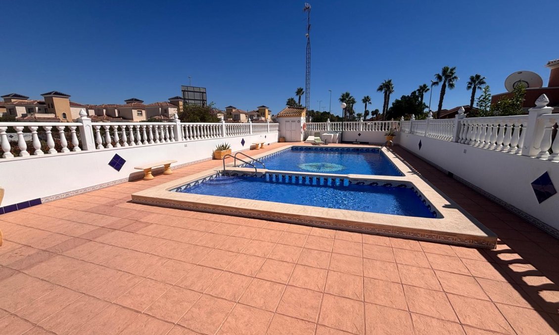 Wiederverkauf - Villa -
Guardamar del Segura - Costa Blanca