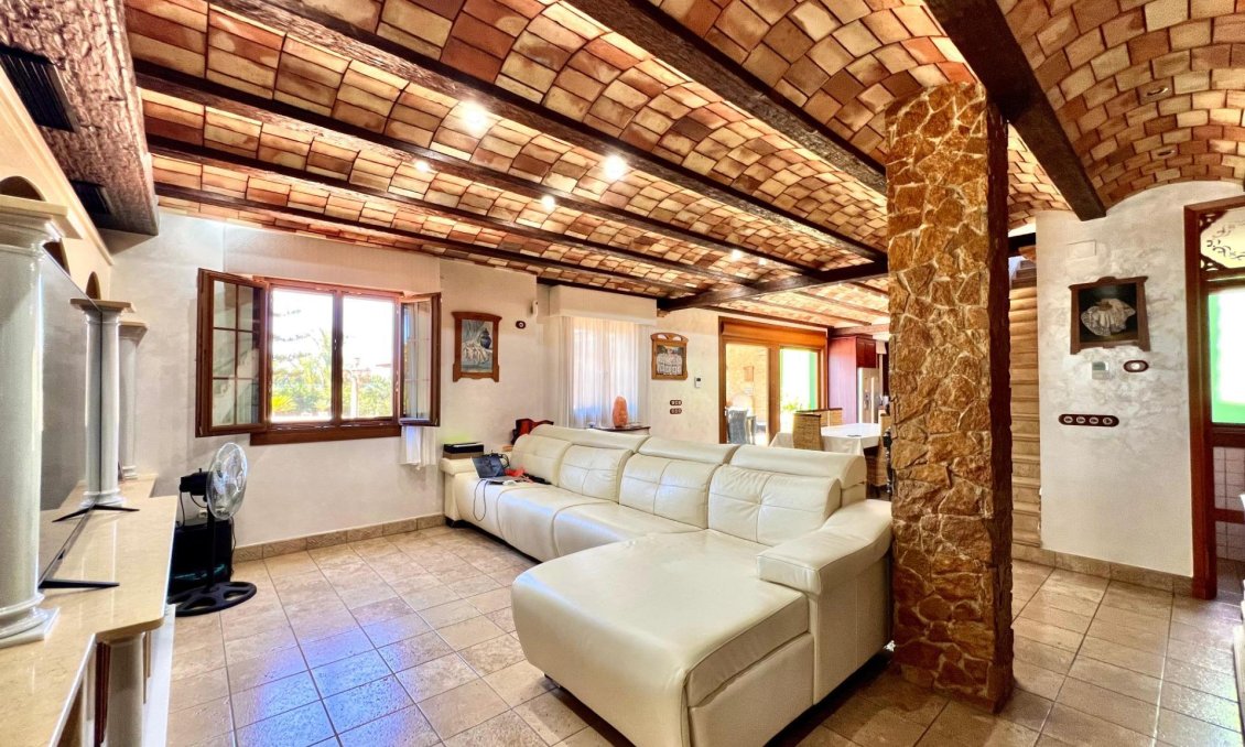 Segunda mano - Villa -
Almoradí - Comunidad Valenciana