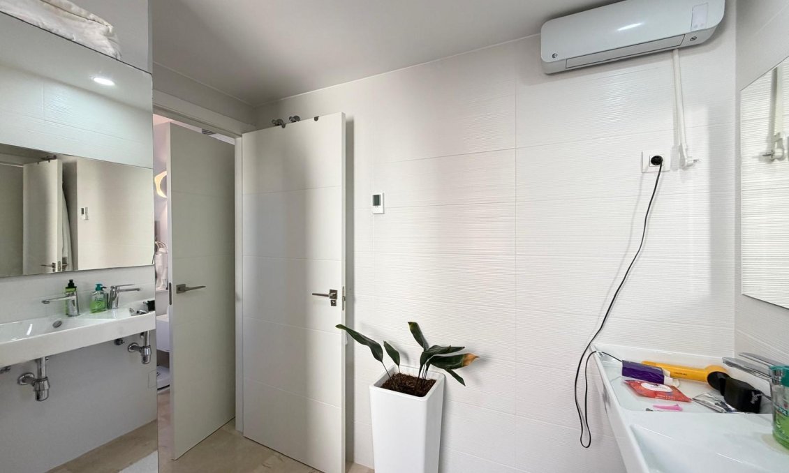 Segunda mano - Apartamento -
Torrevieja - Punta Prima