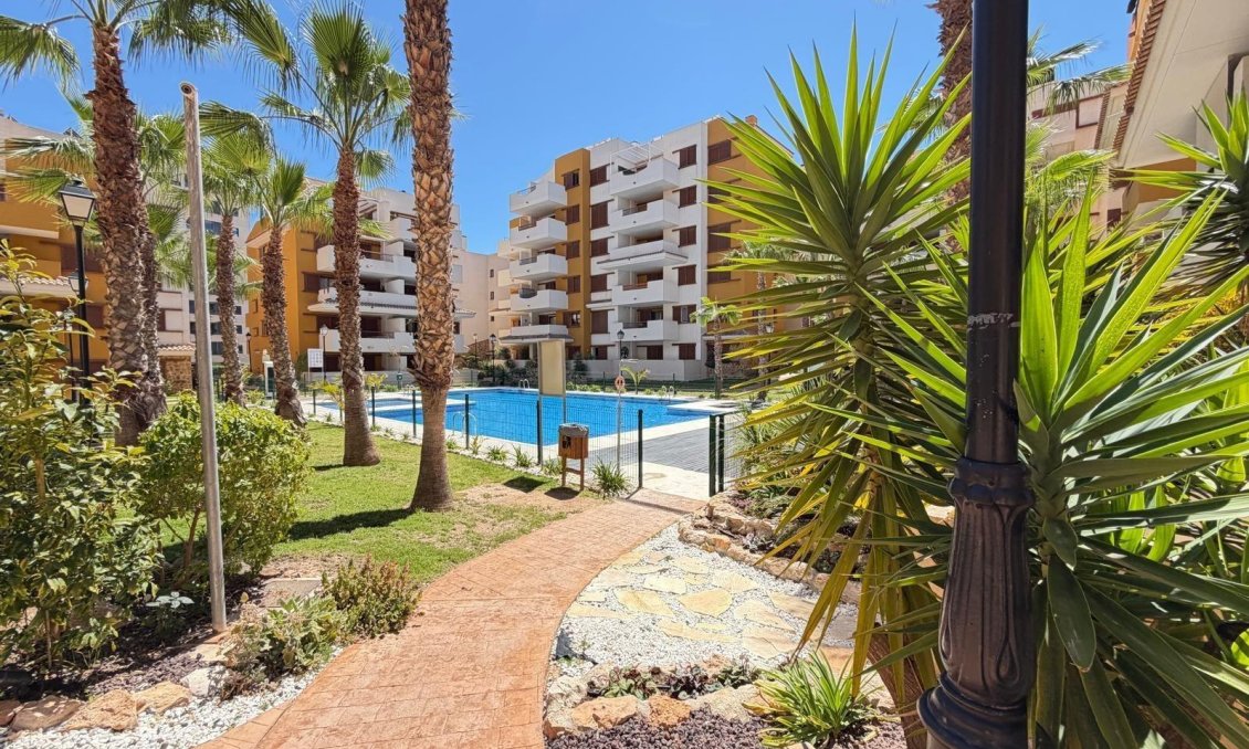 Segunda mano - Apartamento -
Torrevieja - Punta Prima