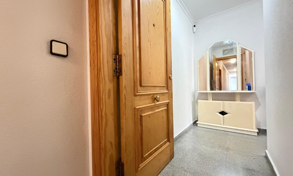 Segunda mano - Apartamento -
Torrevieja - Playa del Cura