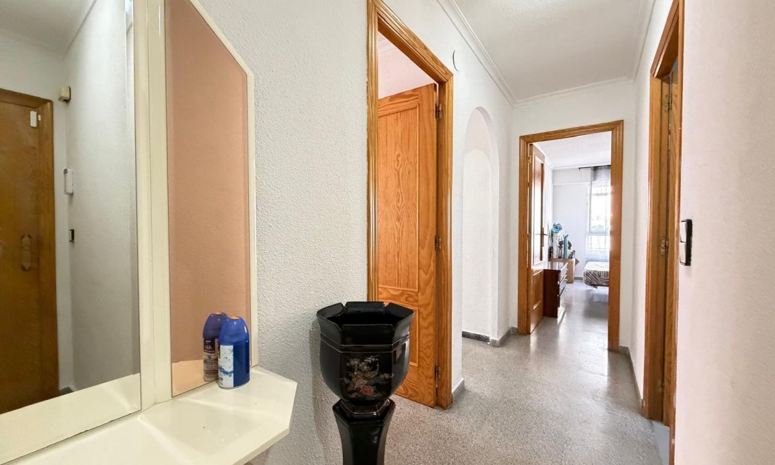 Segunda mano - Apartamento -
Torrevieja - Playa del Cura