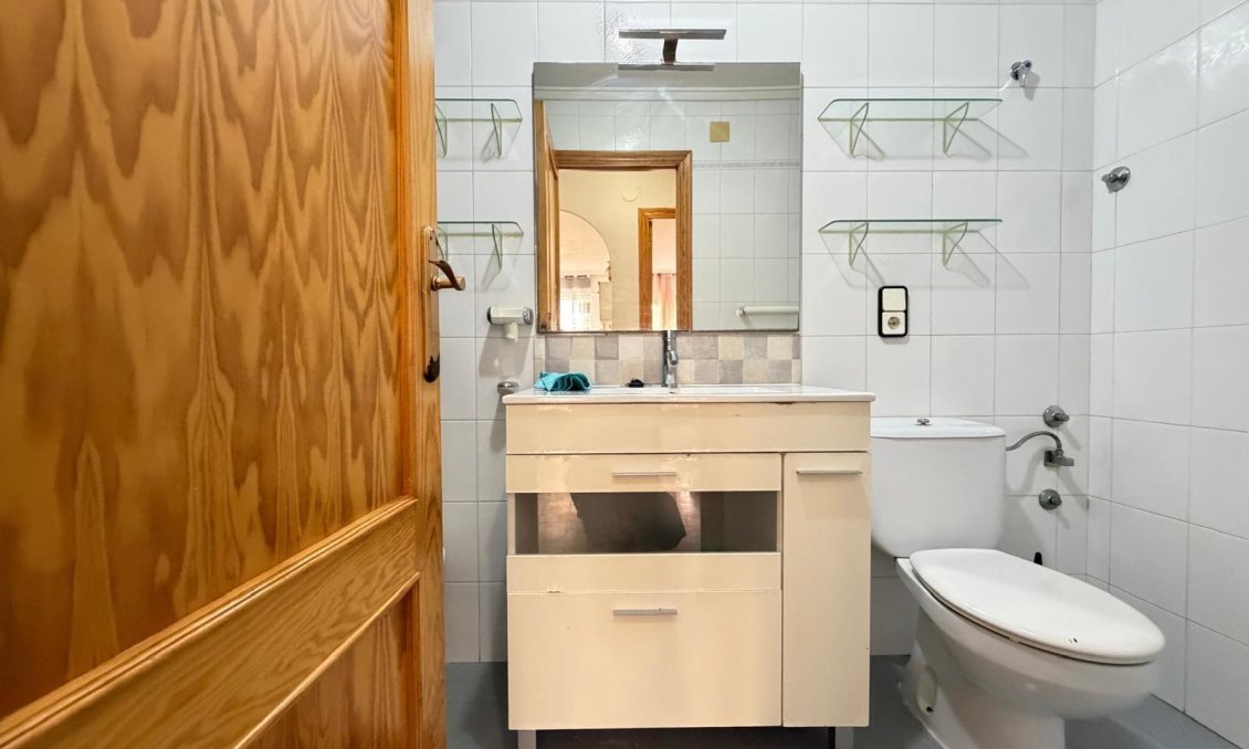 Segunda mano - Apartamento -
Torrevieja - Playa del Cura