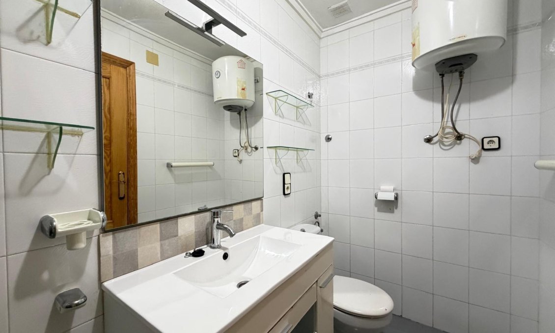 Segunda mano - Apartamento -
Torrevieja - Playa del Cura