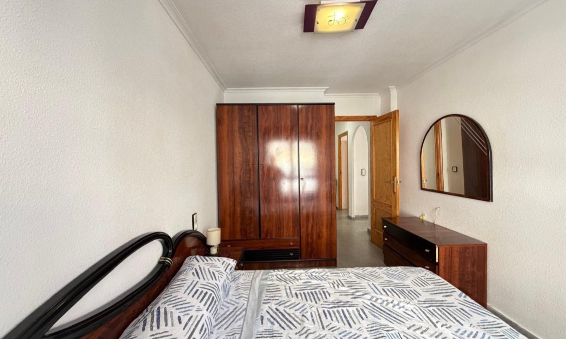 Segunda mano - Apartamento -
Torrevieja - Playa del Cura