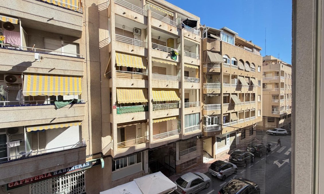 Segunda mano - Apartamento -
Torrevieja - Playa del Cura