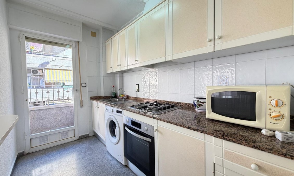 Segunda mano - Apartamento -
Torrevieja - Playa del Cura