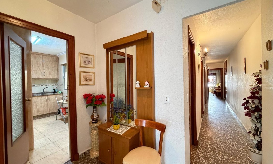Revânzare - Apartament -
Torrevieja - Las Piscinas Naturales