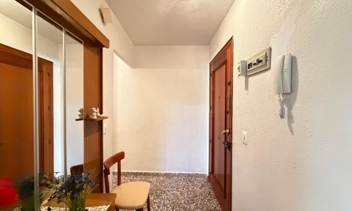 Revânzare - Apartament -
Torrevieja - Las Piscinas Naturales