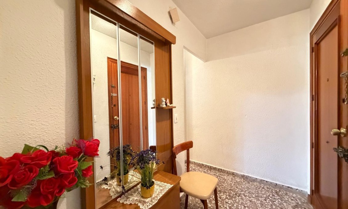 Revânzare - Apartament -
Torrevieja - Las Piscinas Naturales