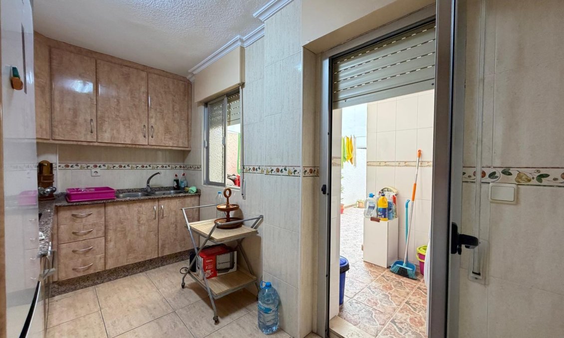 Revânzare - Apartament -
Torrevieja - Las Piscinas Naturales