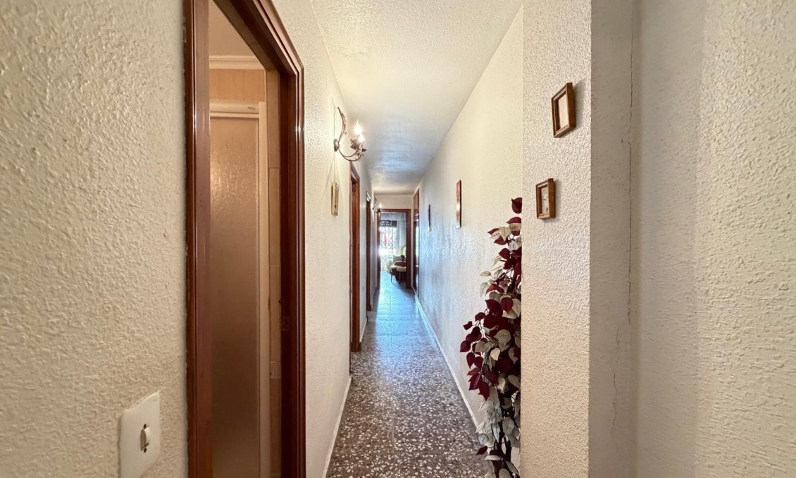 Revânzare - Apartament -
Torrevieja - Las Piscinas Naturales