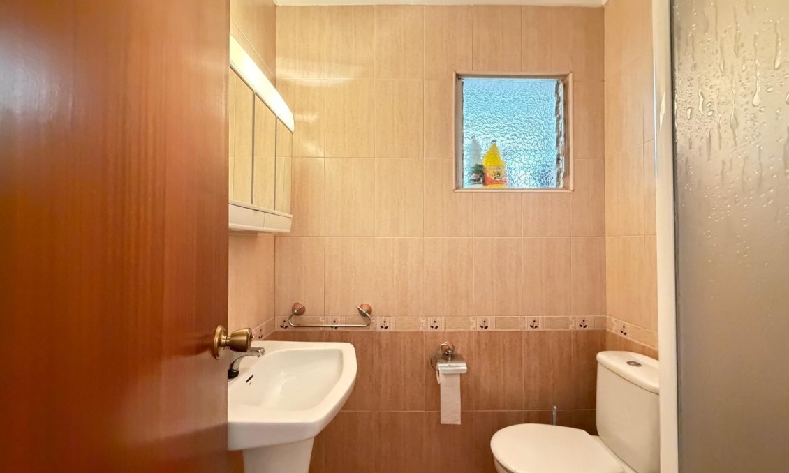 Revânzare - Apartament -
Torrevieja - Las Piscinas Naturales