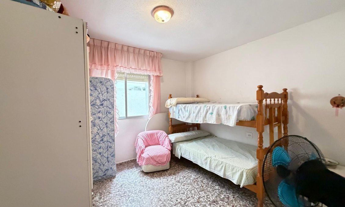 Revânzare - Apartament -
Torrevieja - Las Piscinas Naturales