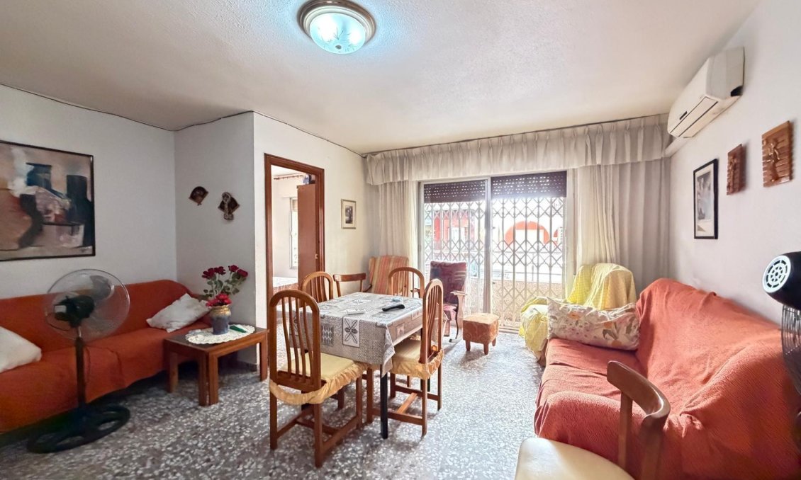 Revânzare - Apartament -
Torrevieja - Las Piscinas Naturales