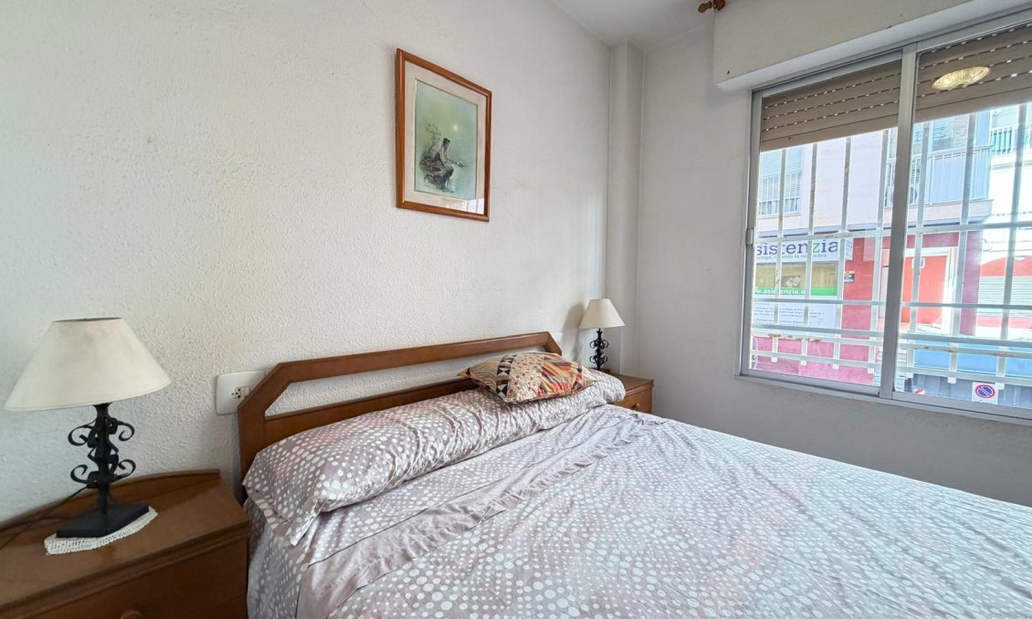 Revânzare - Apartament -
Torrevieja - Las Piscinas Naturales