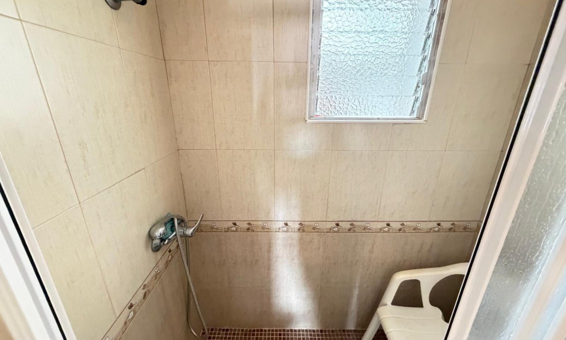 Revânzare - Apartament -
Torrevieja - Las Piscinas Naturales