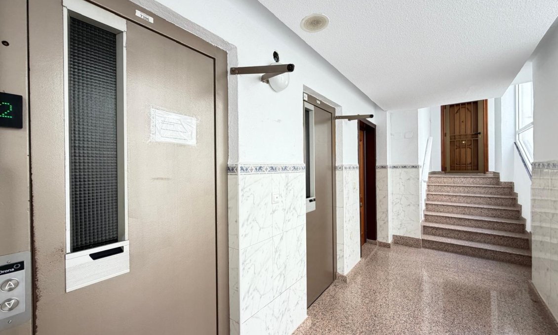 Revânzare - Apartament -
Torrevieja - Las Piscinas Naturales