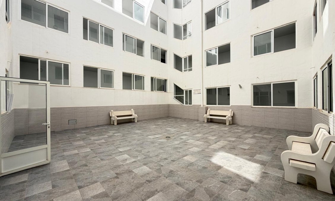 Revânzare - Apartament -
Torrevieja - Las Piscinas Naturales