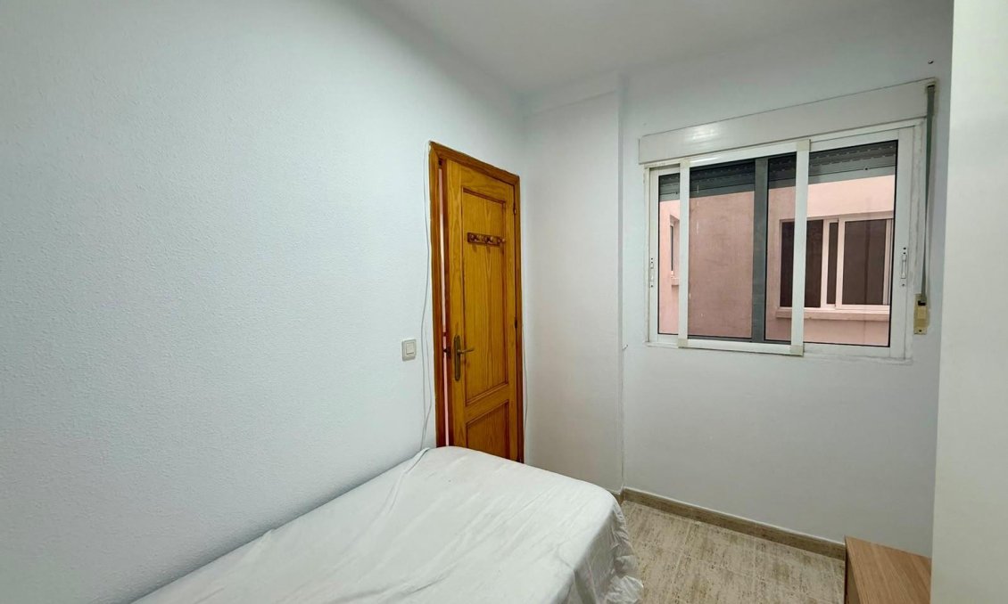 Segunda mano - Apartamento -
Torrevieja - Playa de los Locos