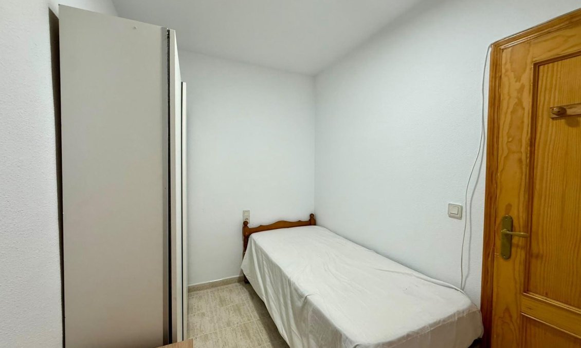 Segunda mano - Apartamento -
Torrevieja - Playa de los Locos