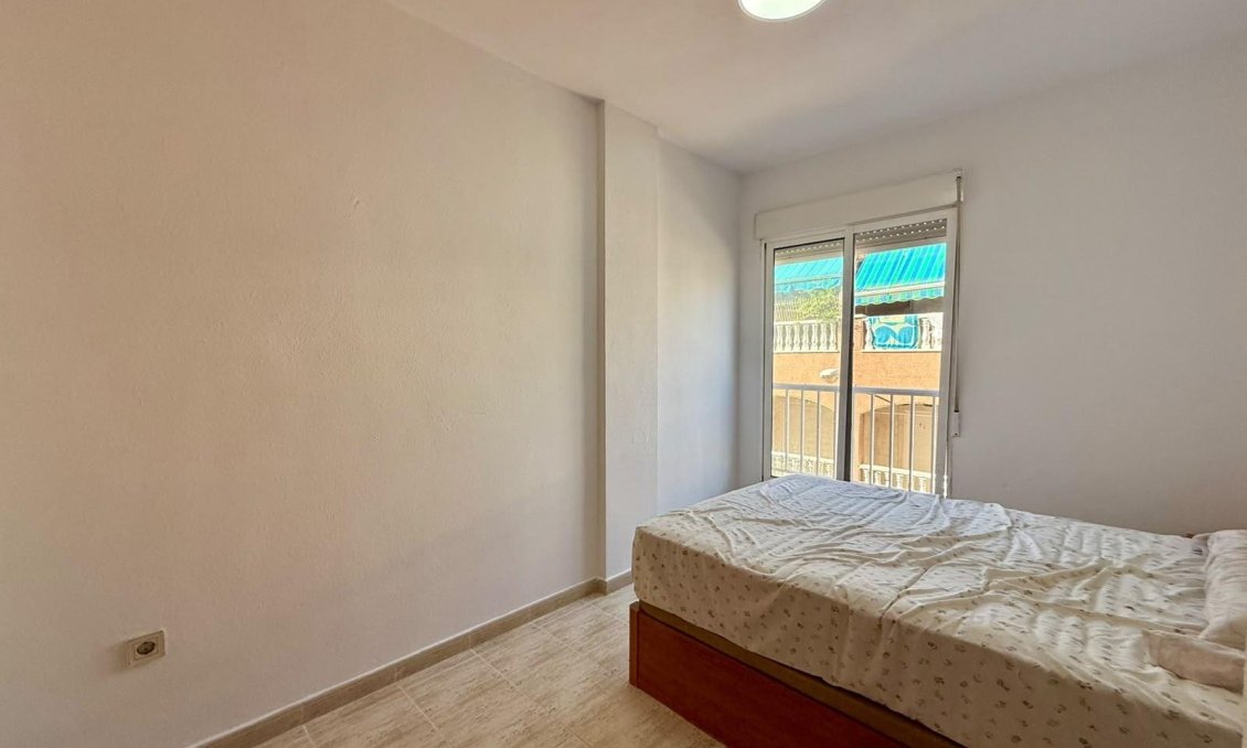 Segunda mano - Apartamento -
Torrevieja - Playa de los Locos
