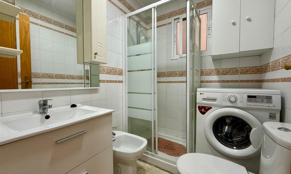 Segunda mano - Apartamento -
Torrevieja - Playa de los Locos