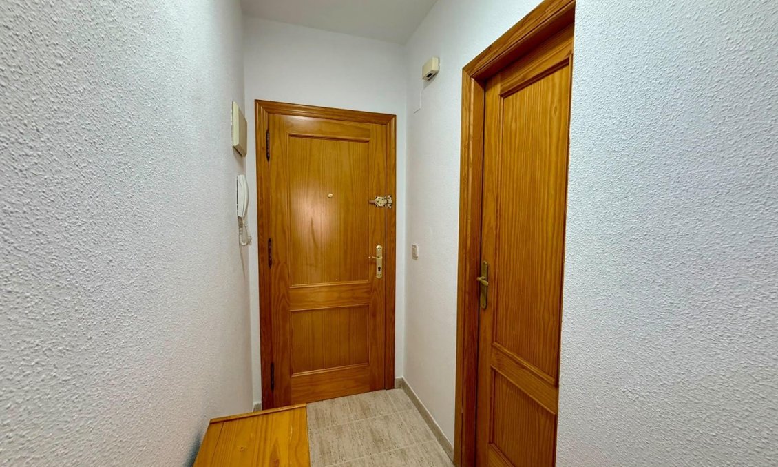 Segunda mano - Apartamento -
Torrevieja - Playa de los Locos