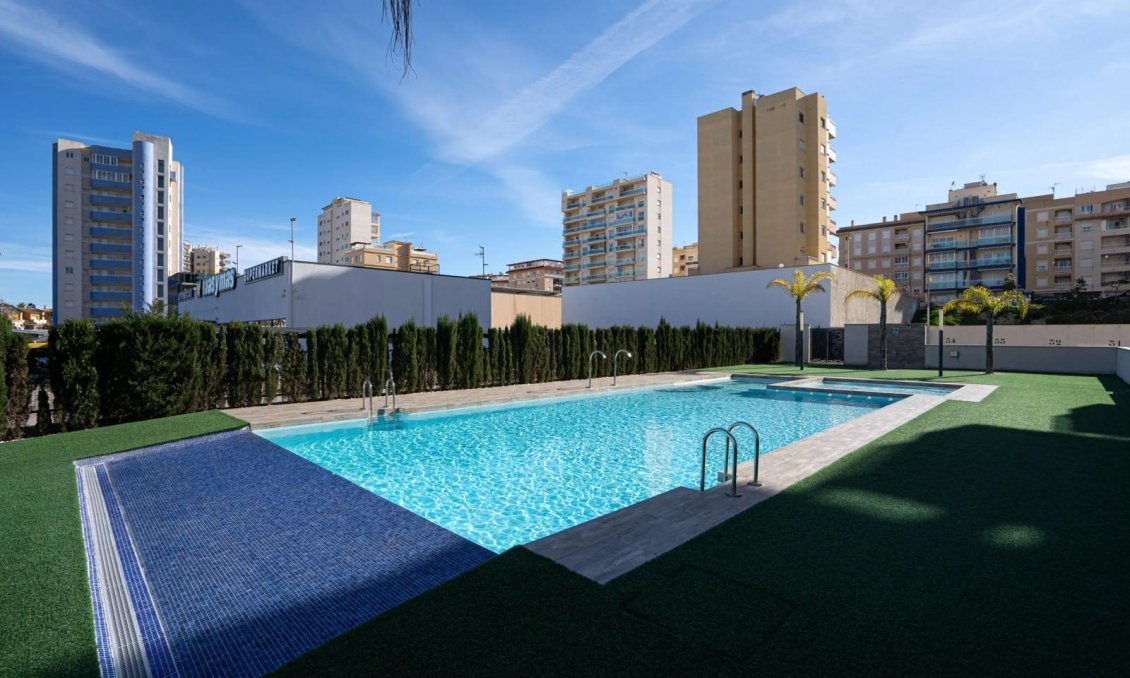 Segunda mano - Apartamento -
Guardamar del Segura - Puerto Deportivo