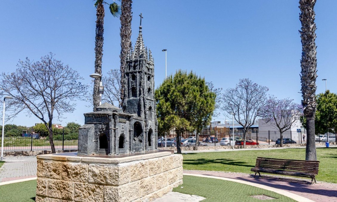 Segunda mano - Apartamento -
Torrevieja - PARQUE DE LAS NACIONES