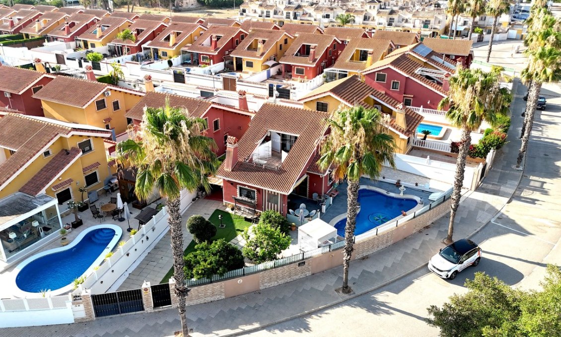 Resale - Villa -
Guardamar del Segura - Costa Blanca