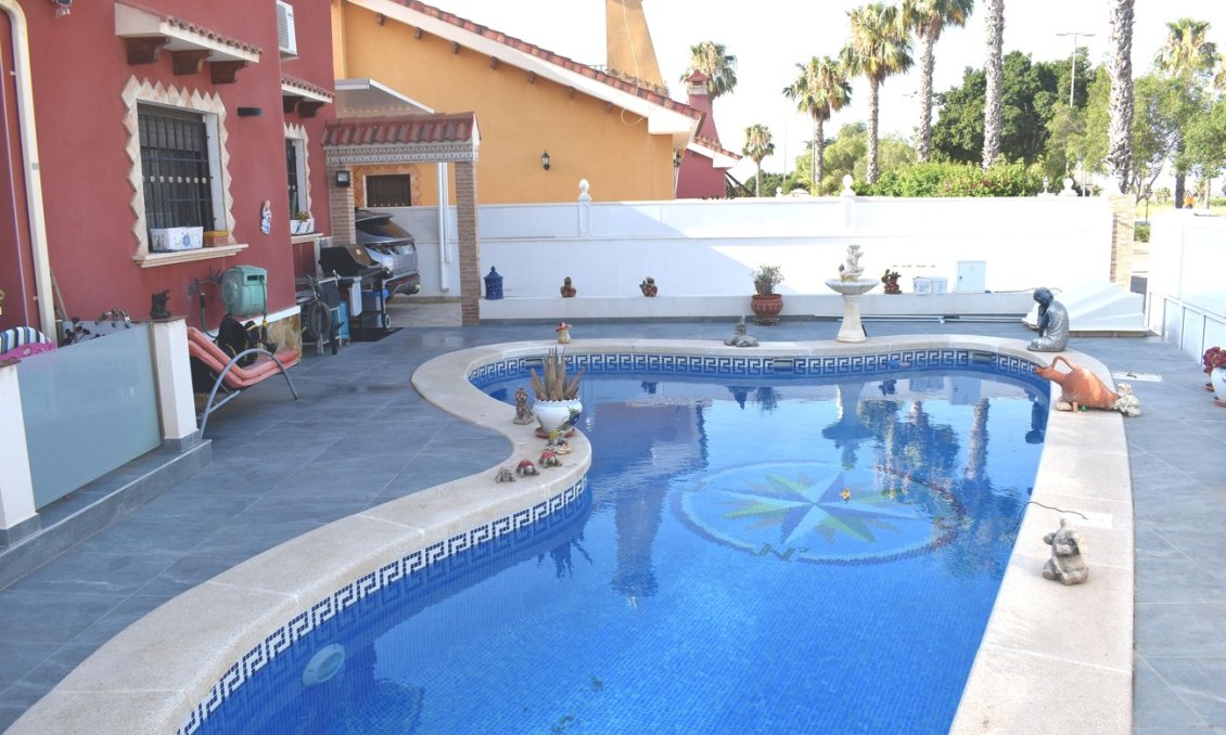 Resale - Villa -
Guardamar del Segura - Costa Blanca