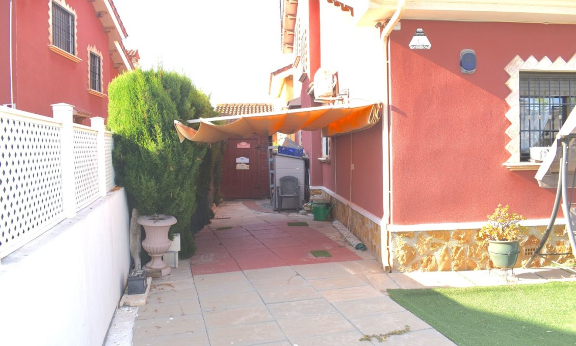 Resale - Villa -
Guardamar del Segura - Costa Blanca