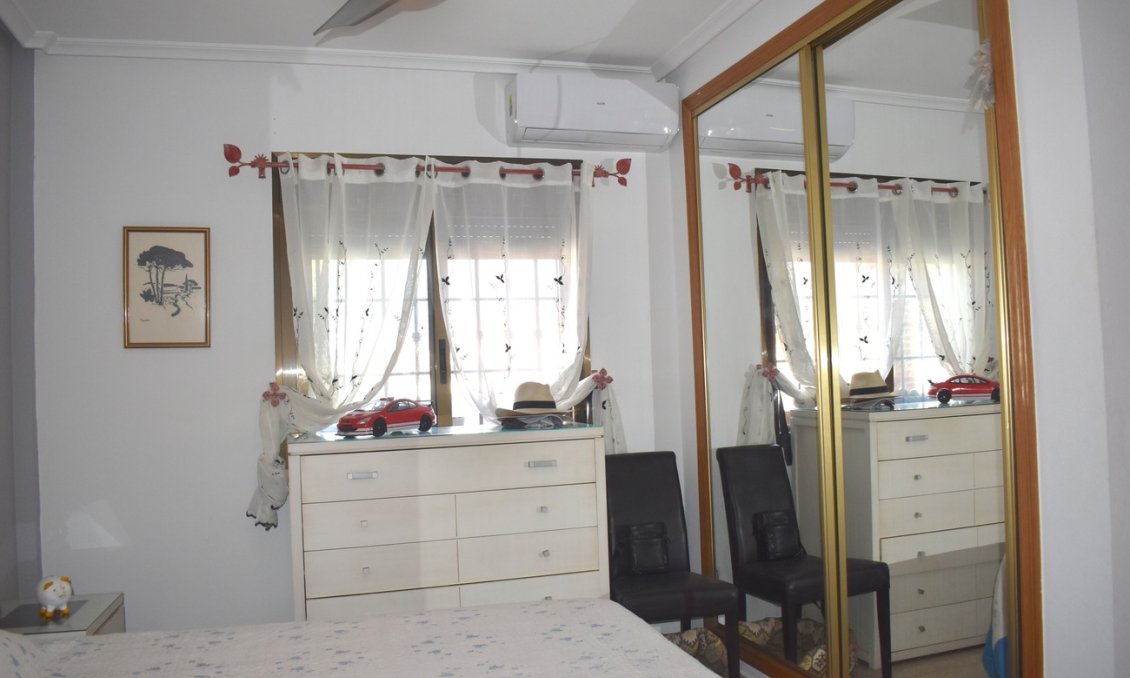 Resale - Villa -
Guardamar del Segura - Costa Blanca