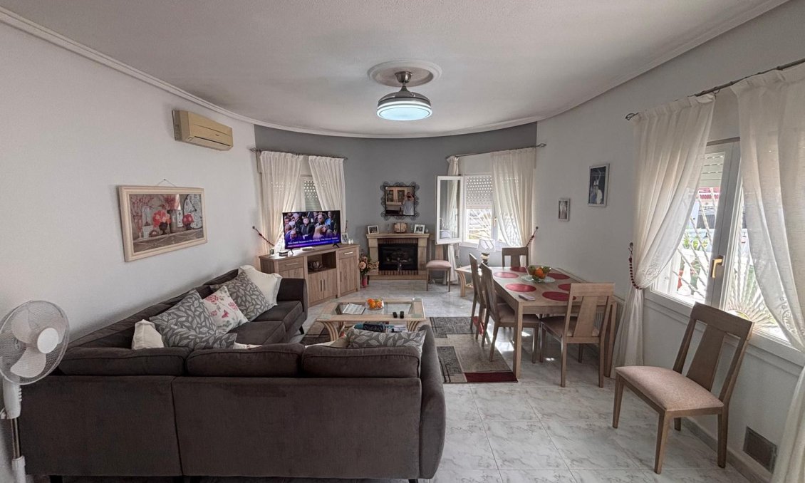 Használt Ingatlanok - Villa -
Ciudad Quesada - Costa Blanca