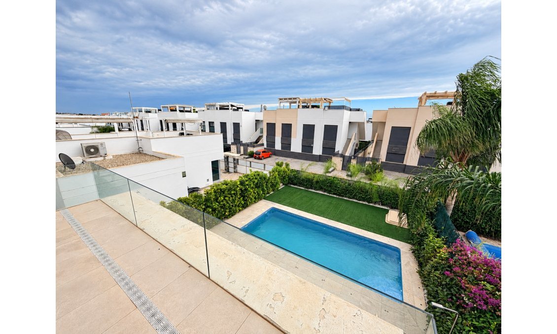 Használt Ingatlanok - Villa -
Ciudad Quesada - Costa Blanca