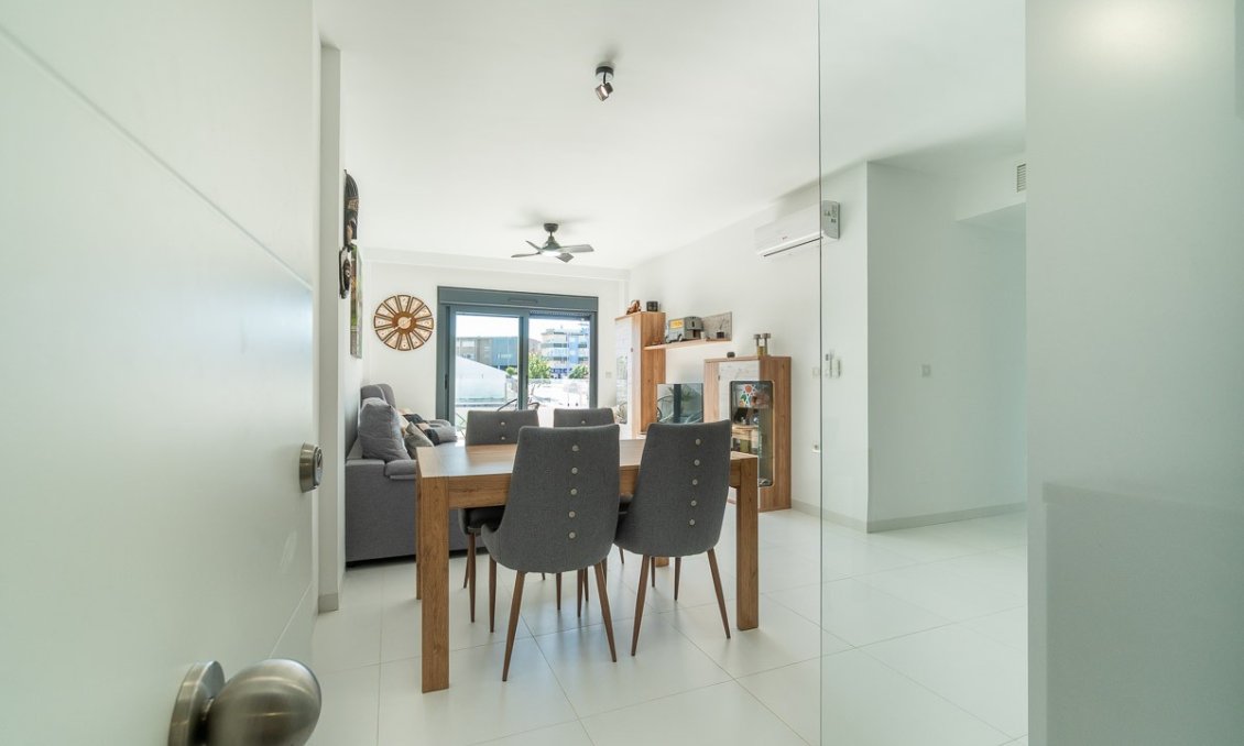 Segunda mano - Apartamento -
San Miguel de Salinas - Inland