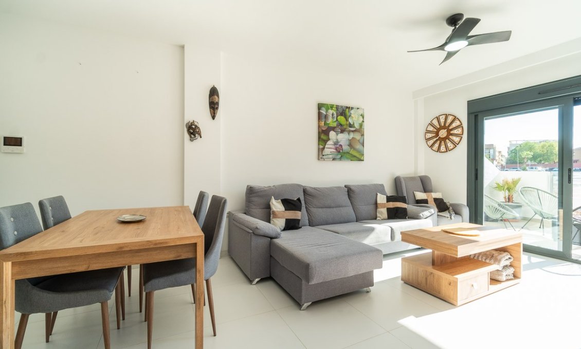 Segunda mano - Apartamento -
San Miguel de Salinas - Inland