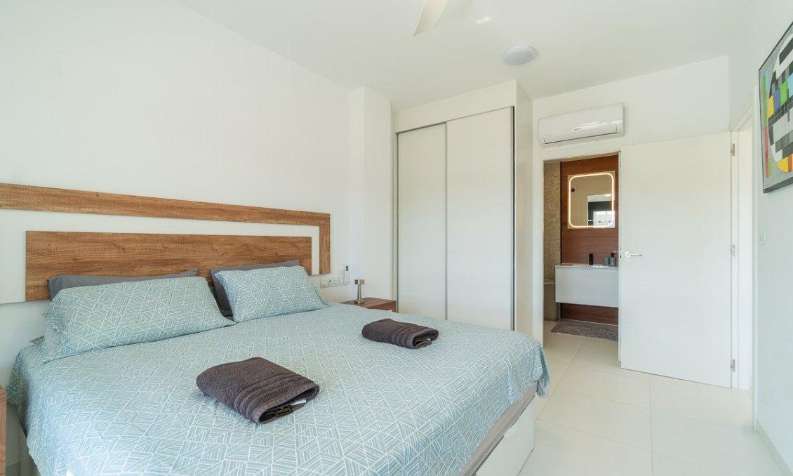 Segunda mano - Apartamento -
San Miguel de Salinas - Inland