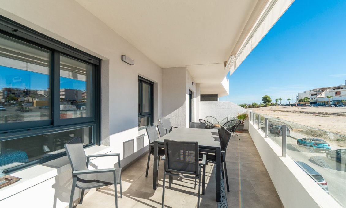 Segunda mano - Apartamento -
San Miguel de Salinas - Inland