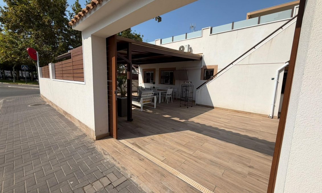 Segunda mano - Adosado -
Torrevieja - Nueva Torrevieja
