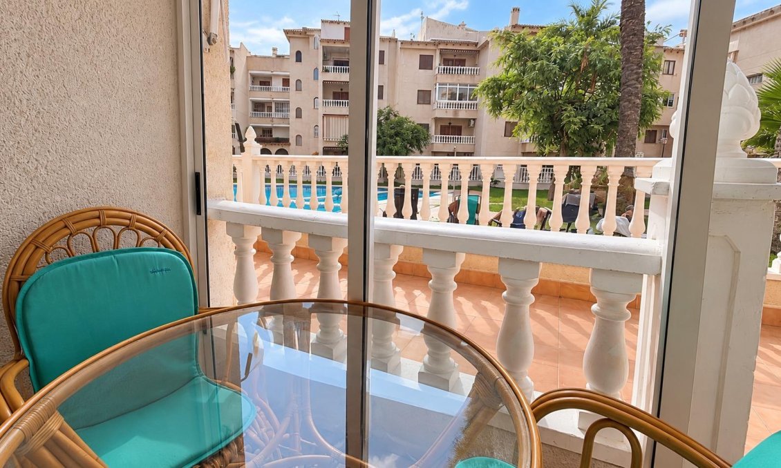 Revânzare - Apartament -
Torrevieja - Playa de los Locos