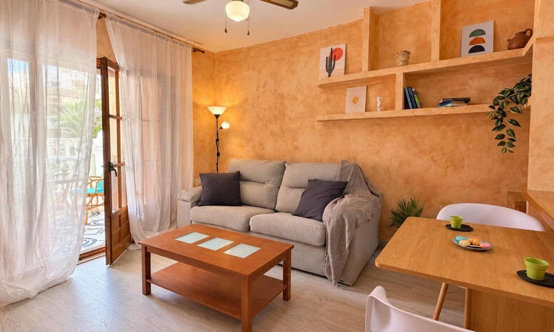 Revânzare - Apartament -
Torrevieja - Playa de los Locos