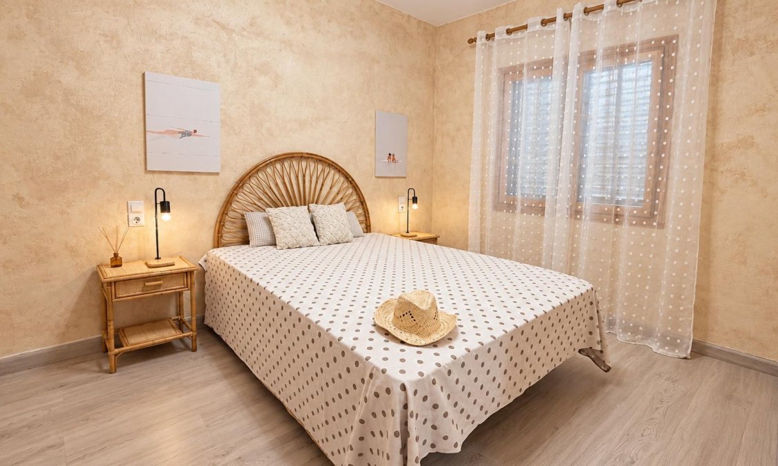 Revânzare - Apartament -
Torrevieja - Playa de los Locos