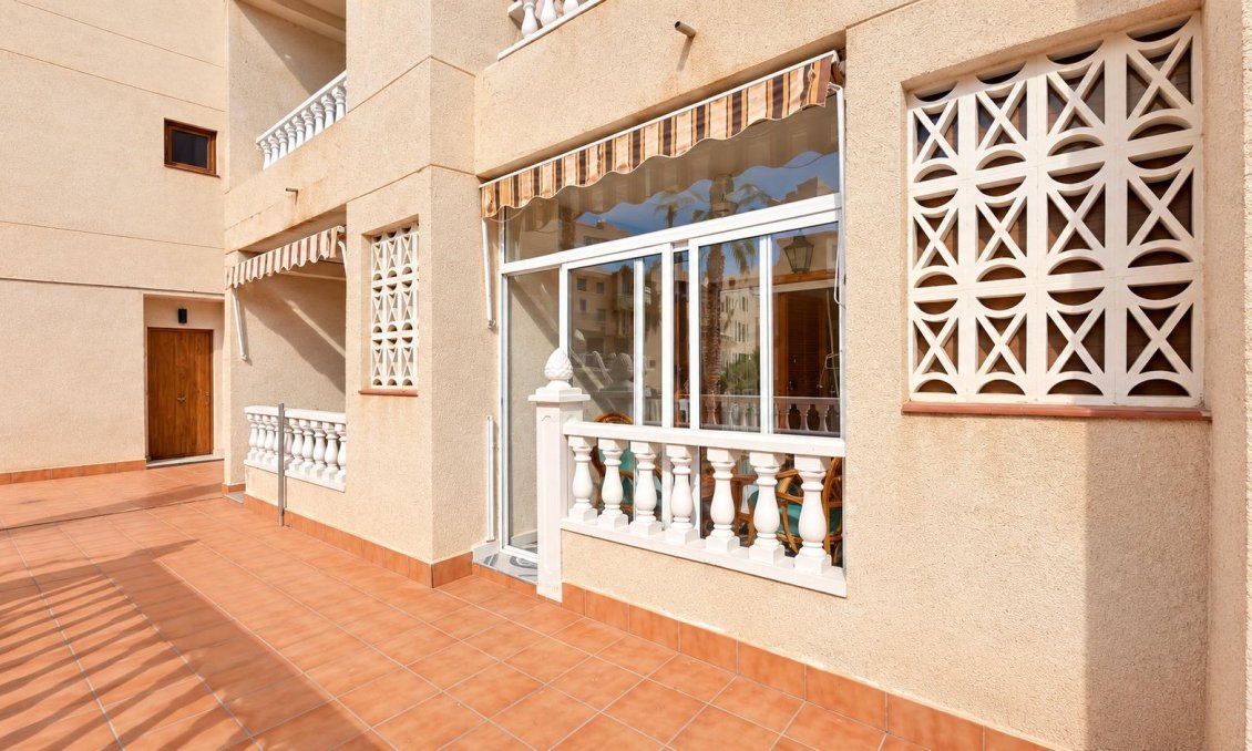 Revânzare - Apartament -
Torrevieja - Playa de los Locos