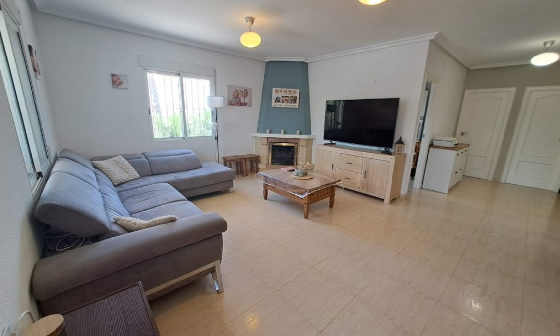 Segunda mano - Villa -
Dolores - Costa Blanca