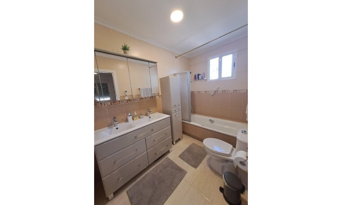 Segunda mano - Villa -
Dolores - Costa Blanca