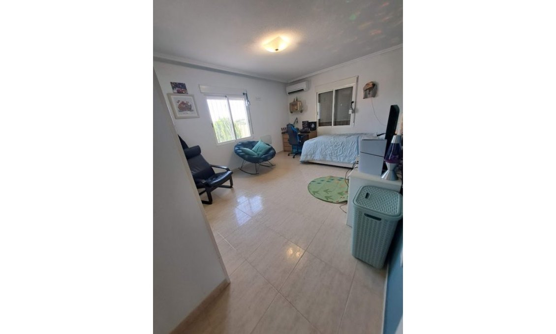 Segunda mano - Villa -
Dolores - Costa Blanca